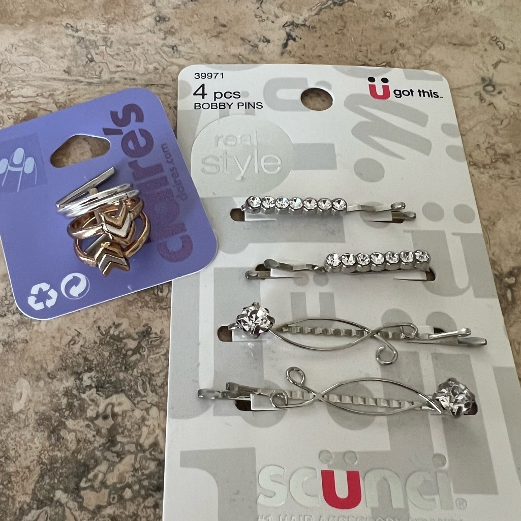 Top Finger Rings And Hair Clips New